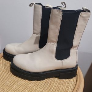 Vince Camuto Leather Boot Size 8